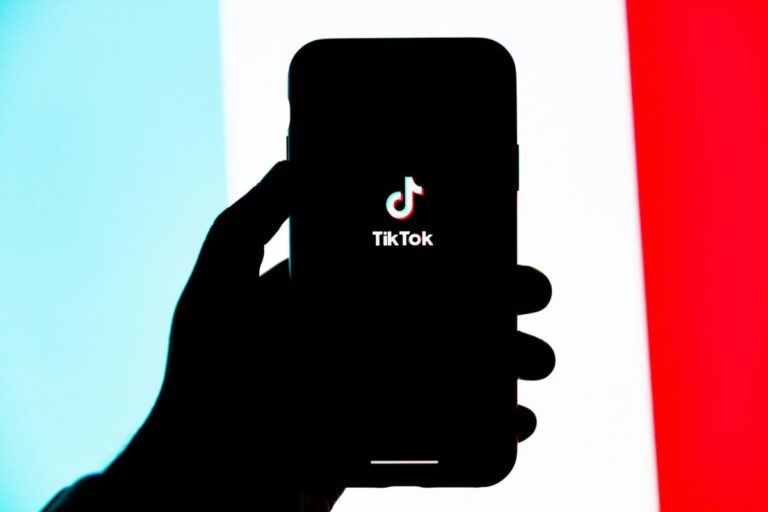Vizsgálat alatt a TikTok-nemzedék – A gyors médiafogyasztás fejlődéslélektani következményei